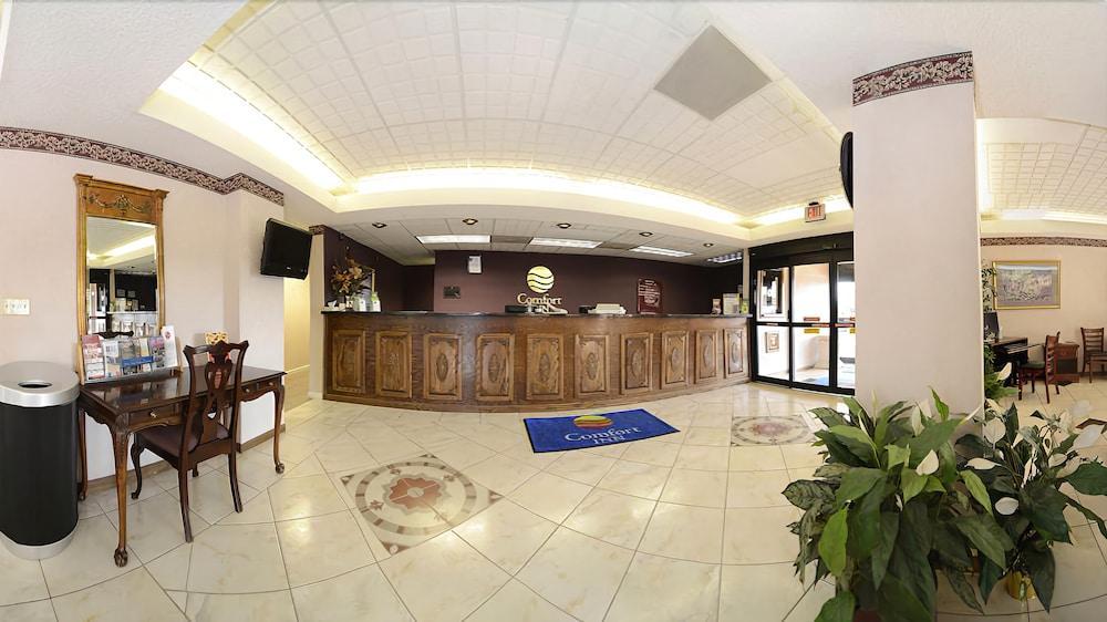 Clarion Pointe Forsyth I-75 Hotell Exteriör bild