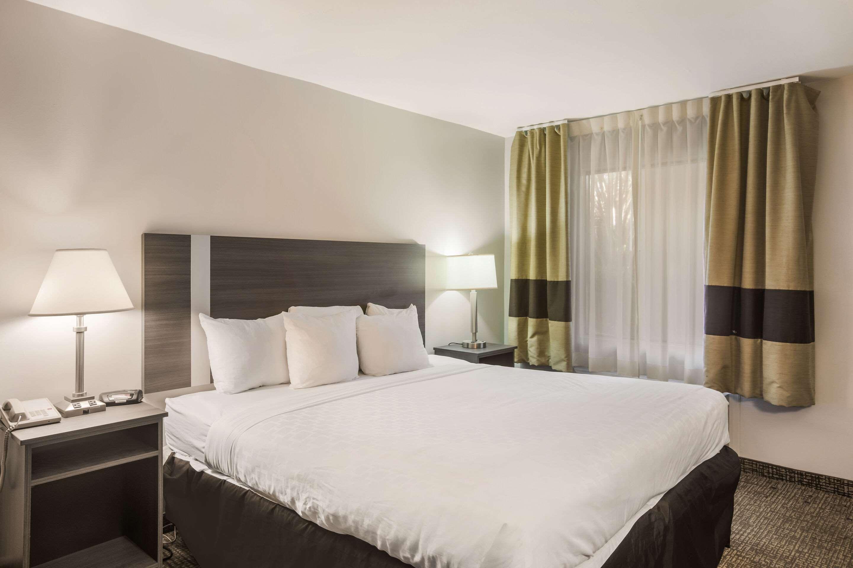 Clarion Pointe Forsyth I-75 Hotell Exteriör bild