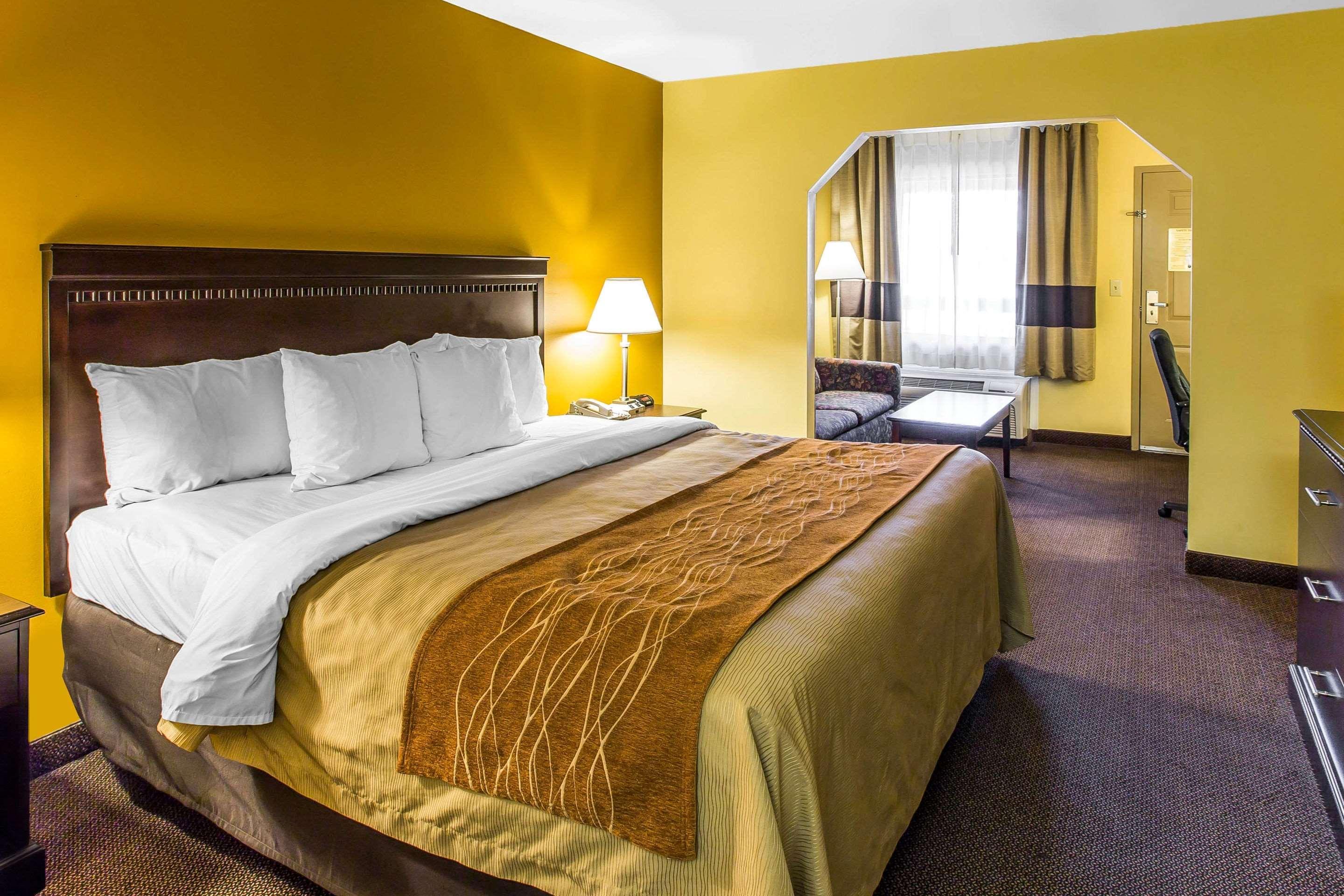 Clarion Pointe Forsyth I-75 Hotell Exteriör bild