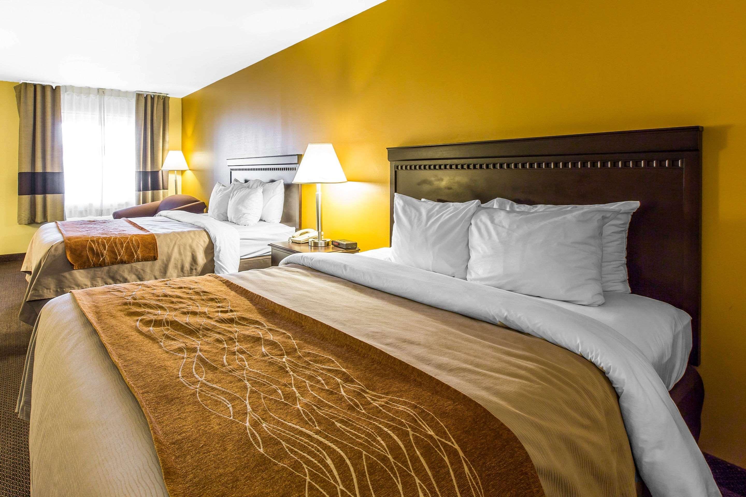 Clarion Pointe Forsyth I-75 Hotell Exteriör bild