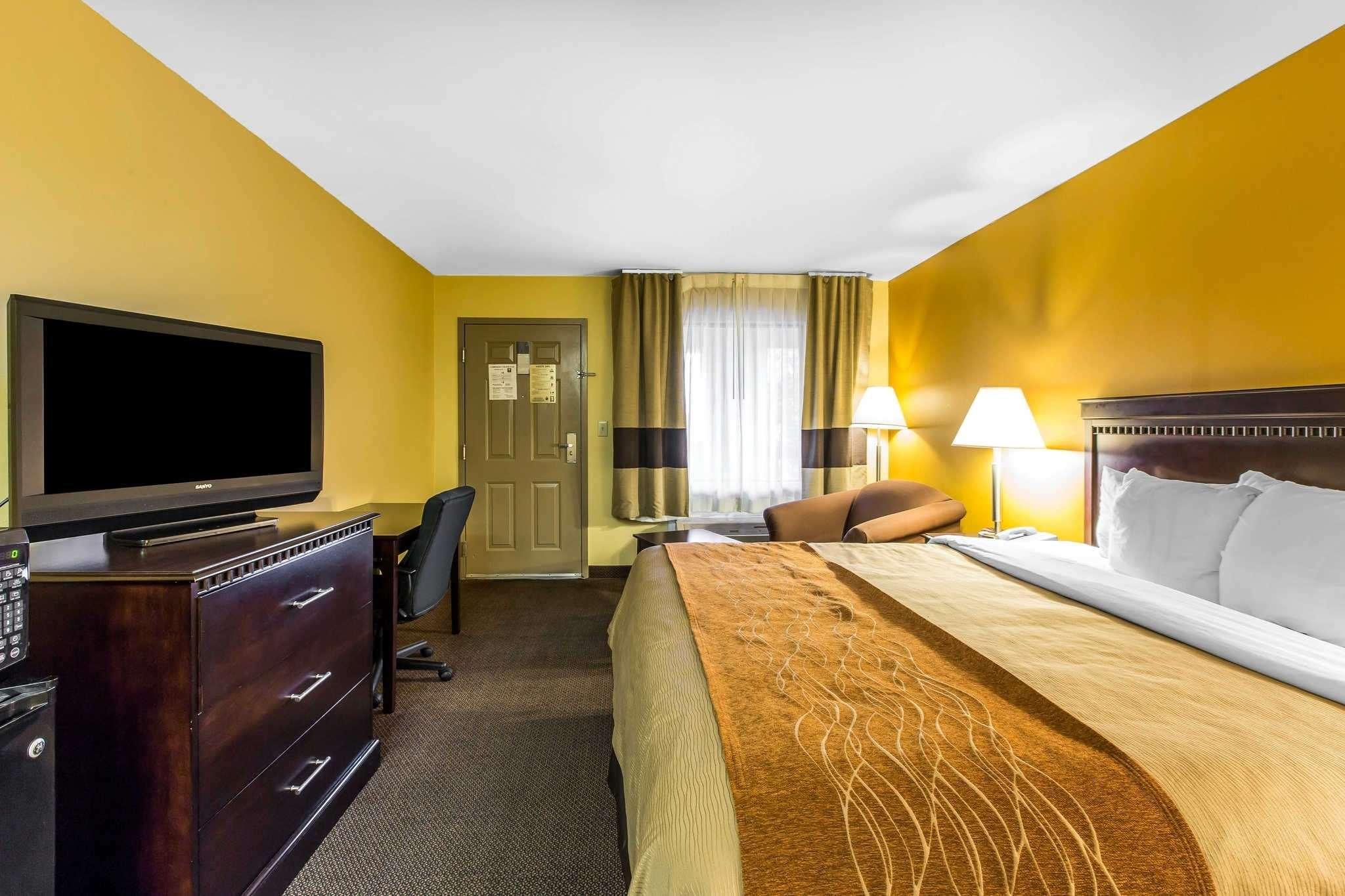 Clarion Pointe Forsyth I-75 Hotell Exteriör bild