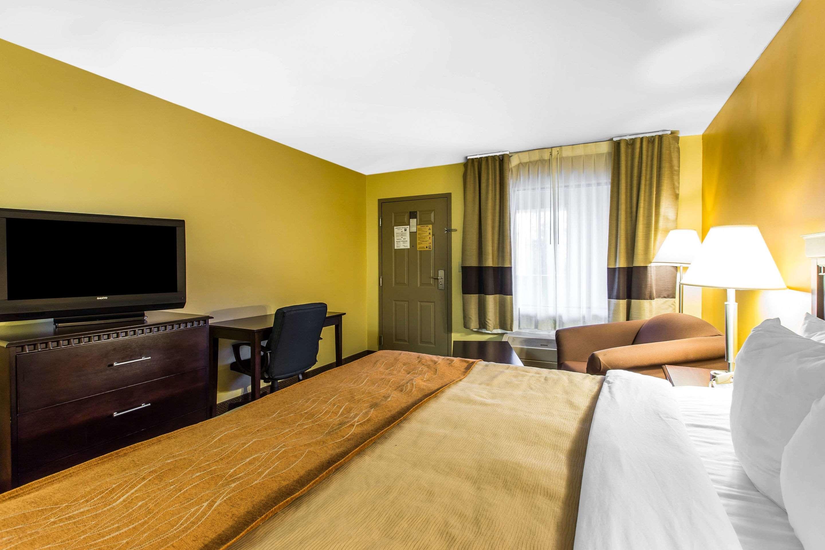 Clarion Pointe Forsyth I-75 Hotell Exteriör bild