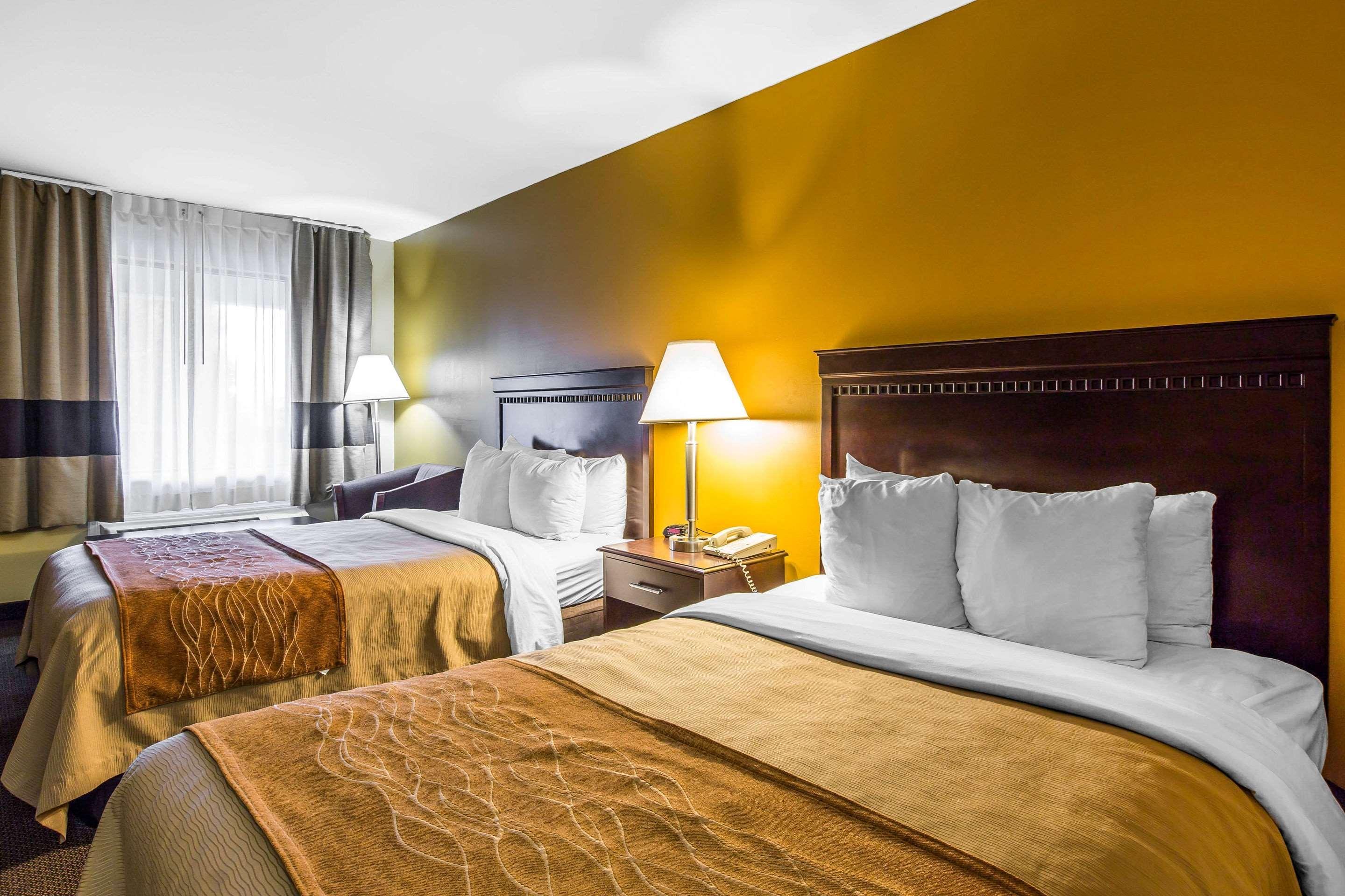 Clarion Pointe Forsyth I-75 Hotell Exteriör bild