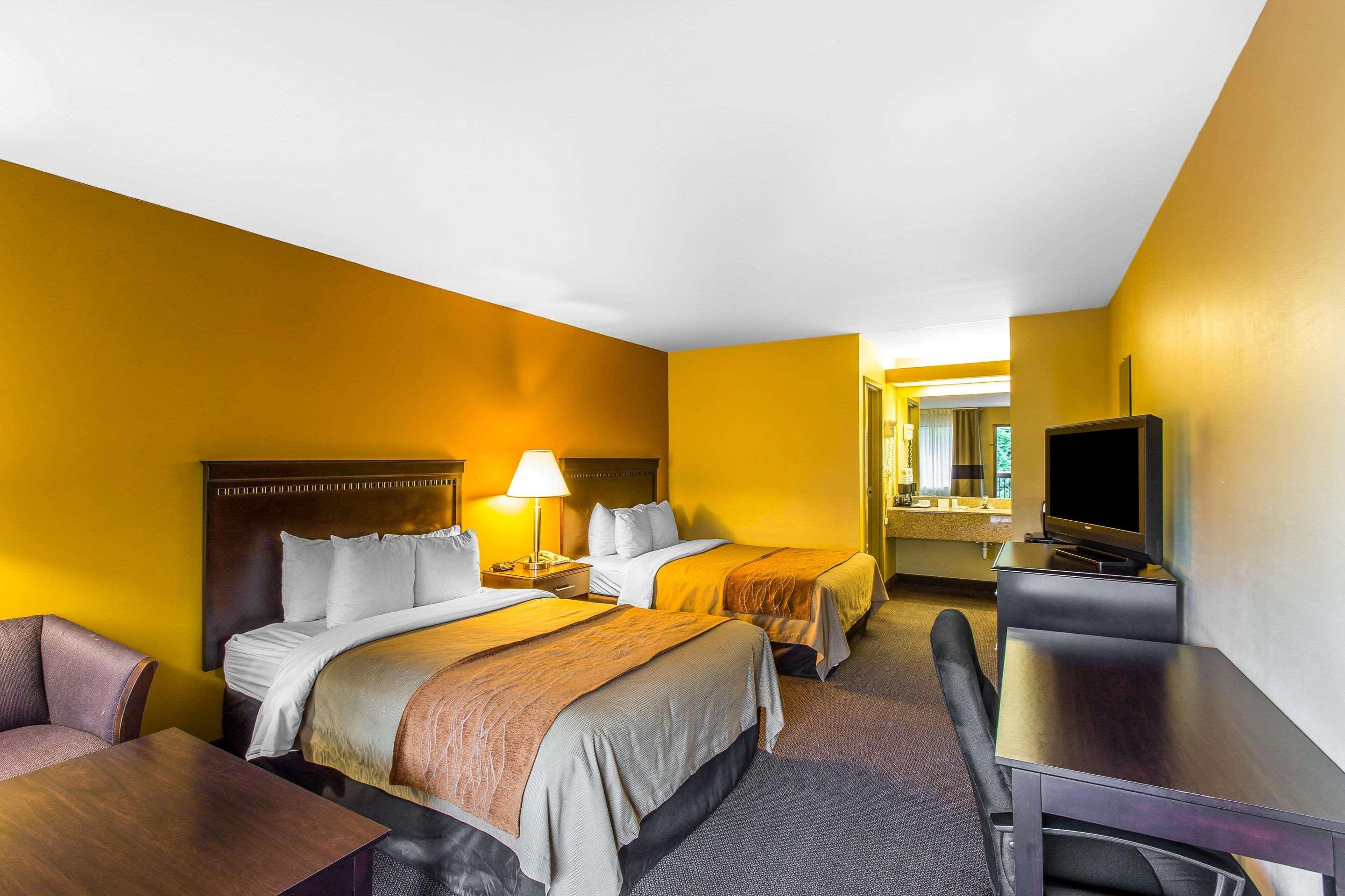 Clarion Pointe Forsyth I-75 Hotell Exteriör bild