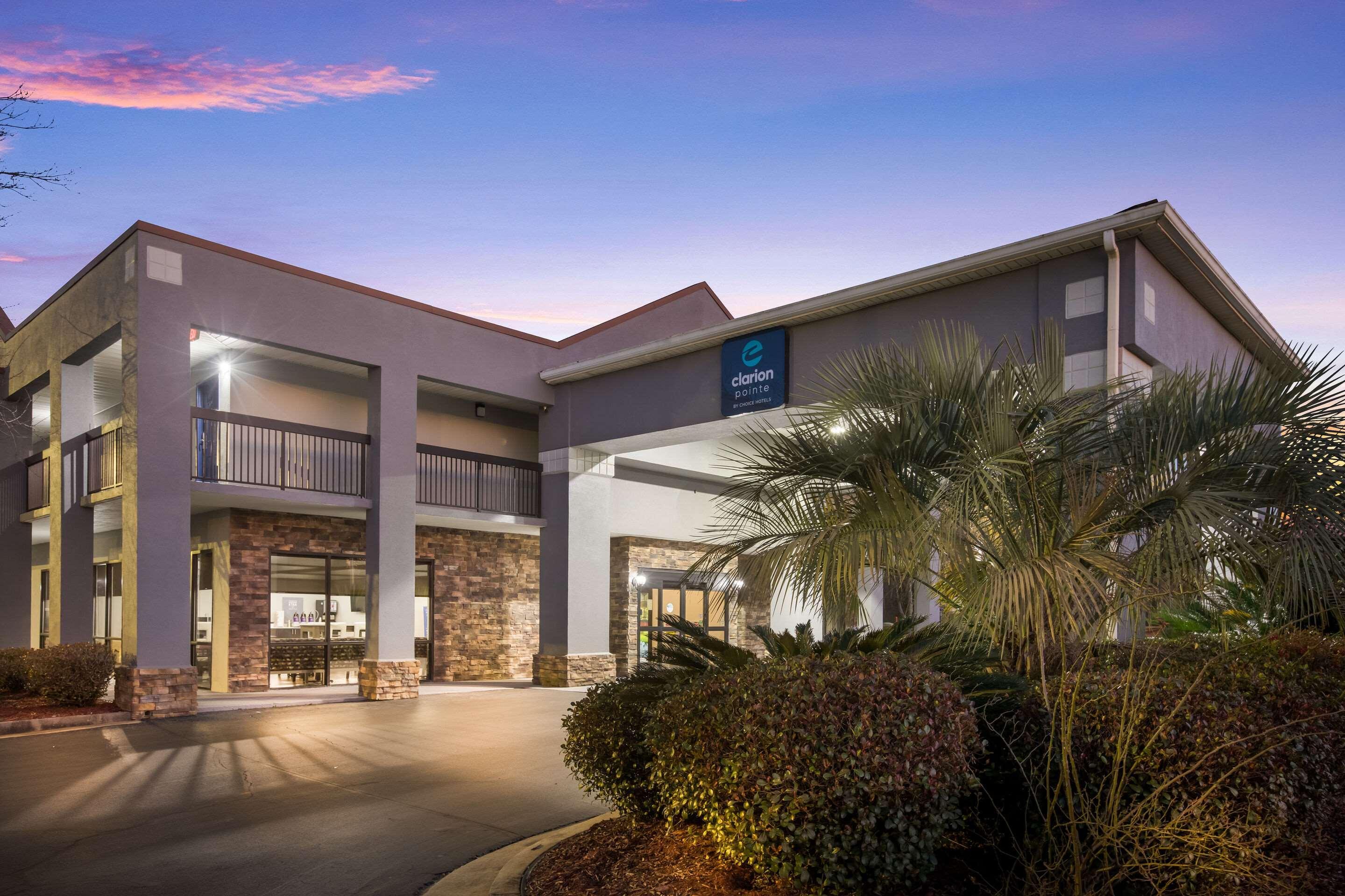 Clarion Pointe Forsyth I-75 Hotell Exteriör bild