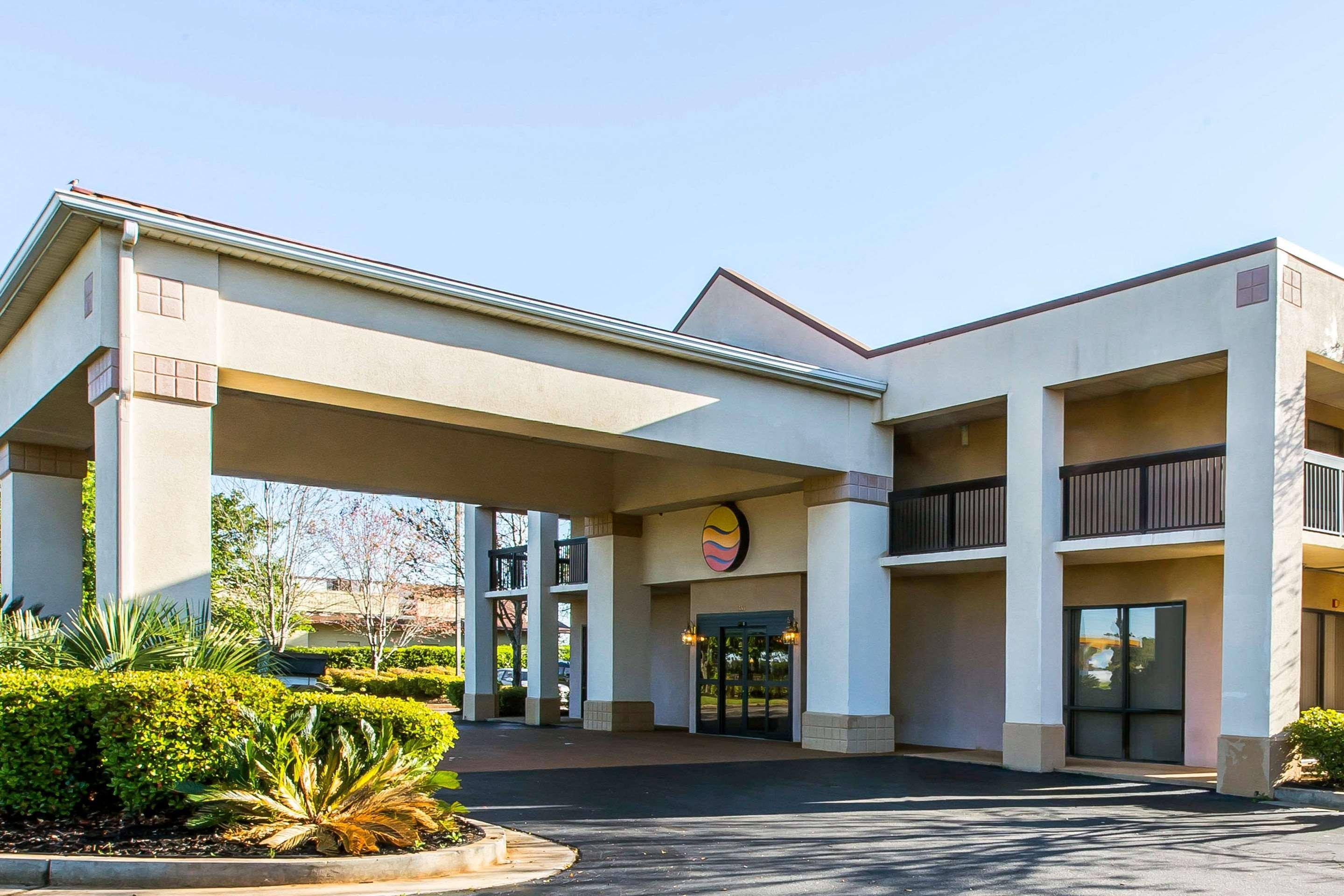 Clarion Pointe Forsyth I-75 Hotell Exteriör bild