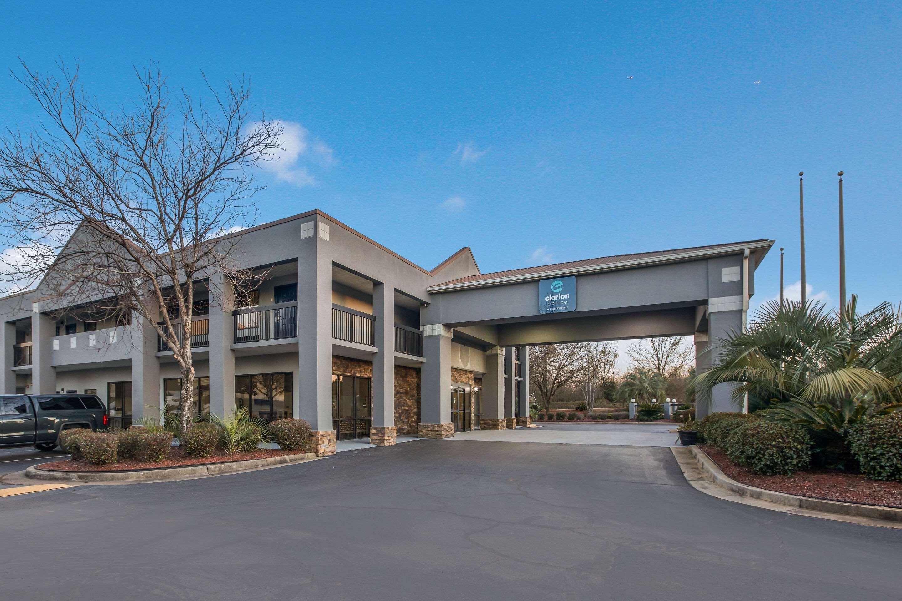Clarion Pointe Forsyth I-75 Hotell Exteriör bild