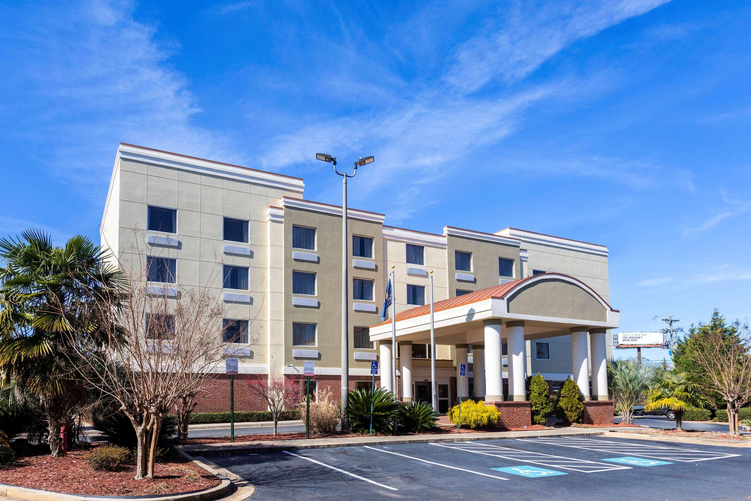 Clarion Pointe Forsyth I-75 Hotell Exteriör bild