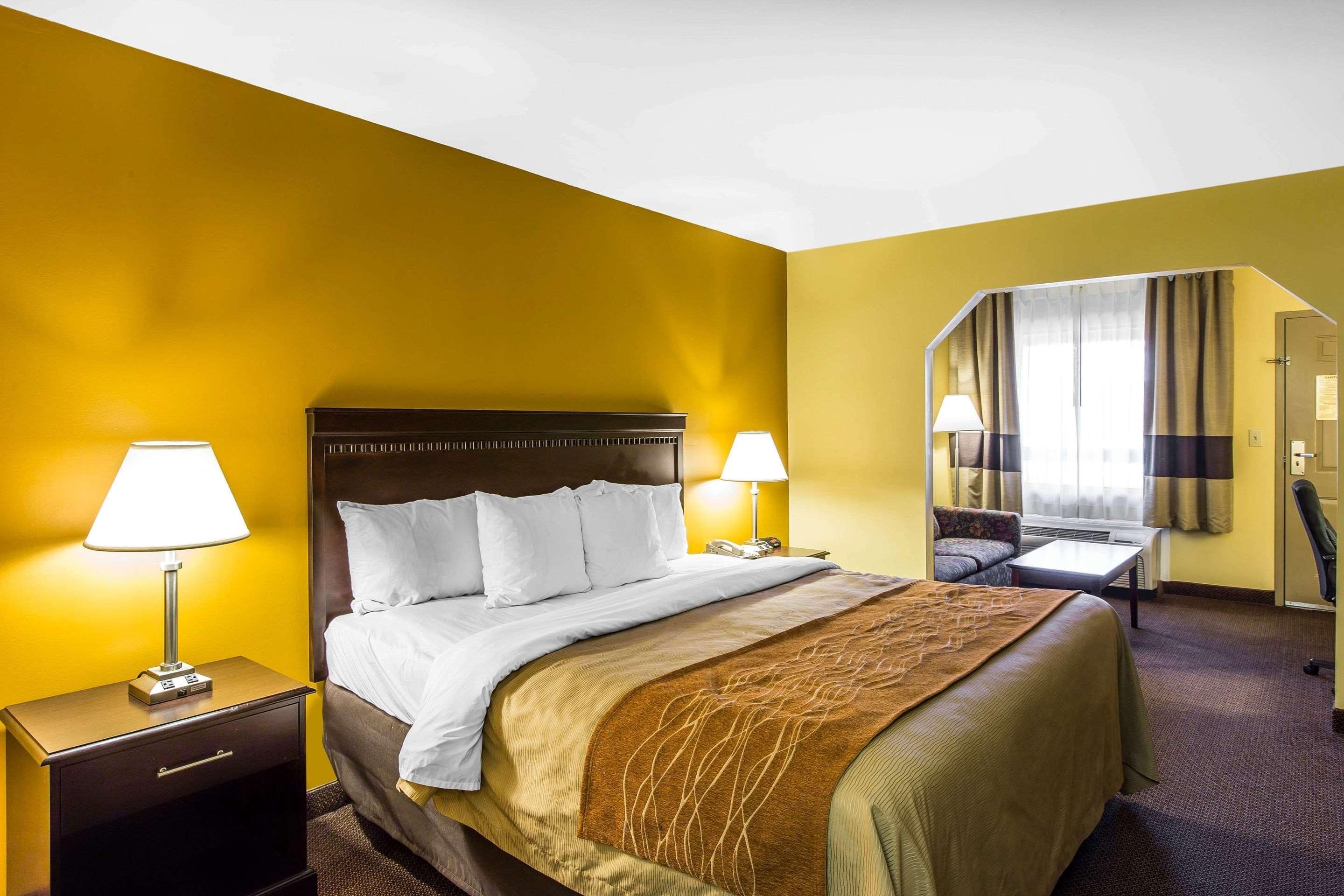 Clarion Pointe Forsyth I-75 Hotell Exteriör bild