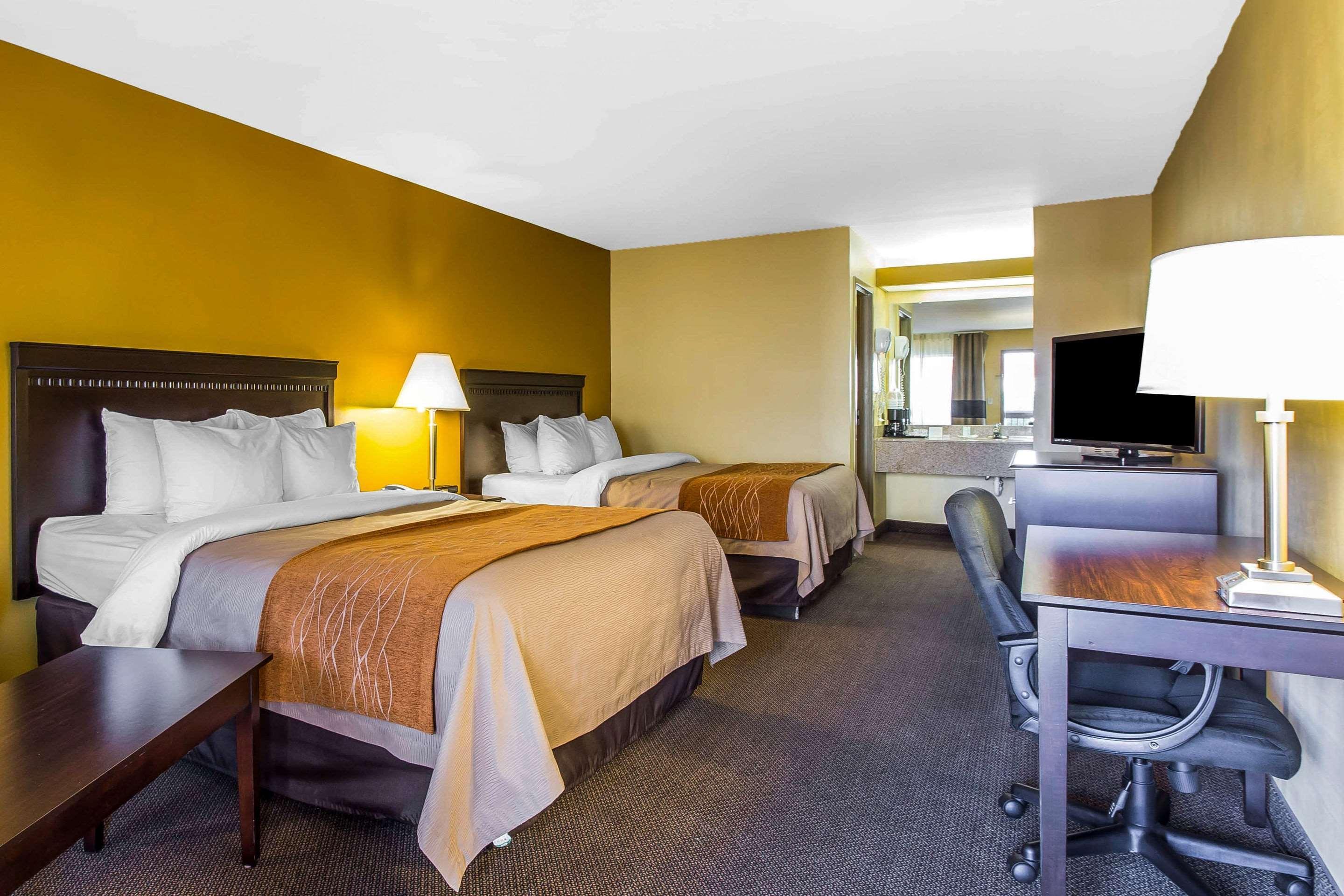 Clarion Pointe Forsyth I-75 Hotell Exteriör bild
