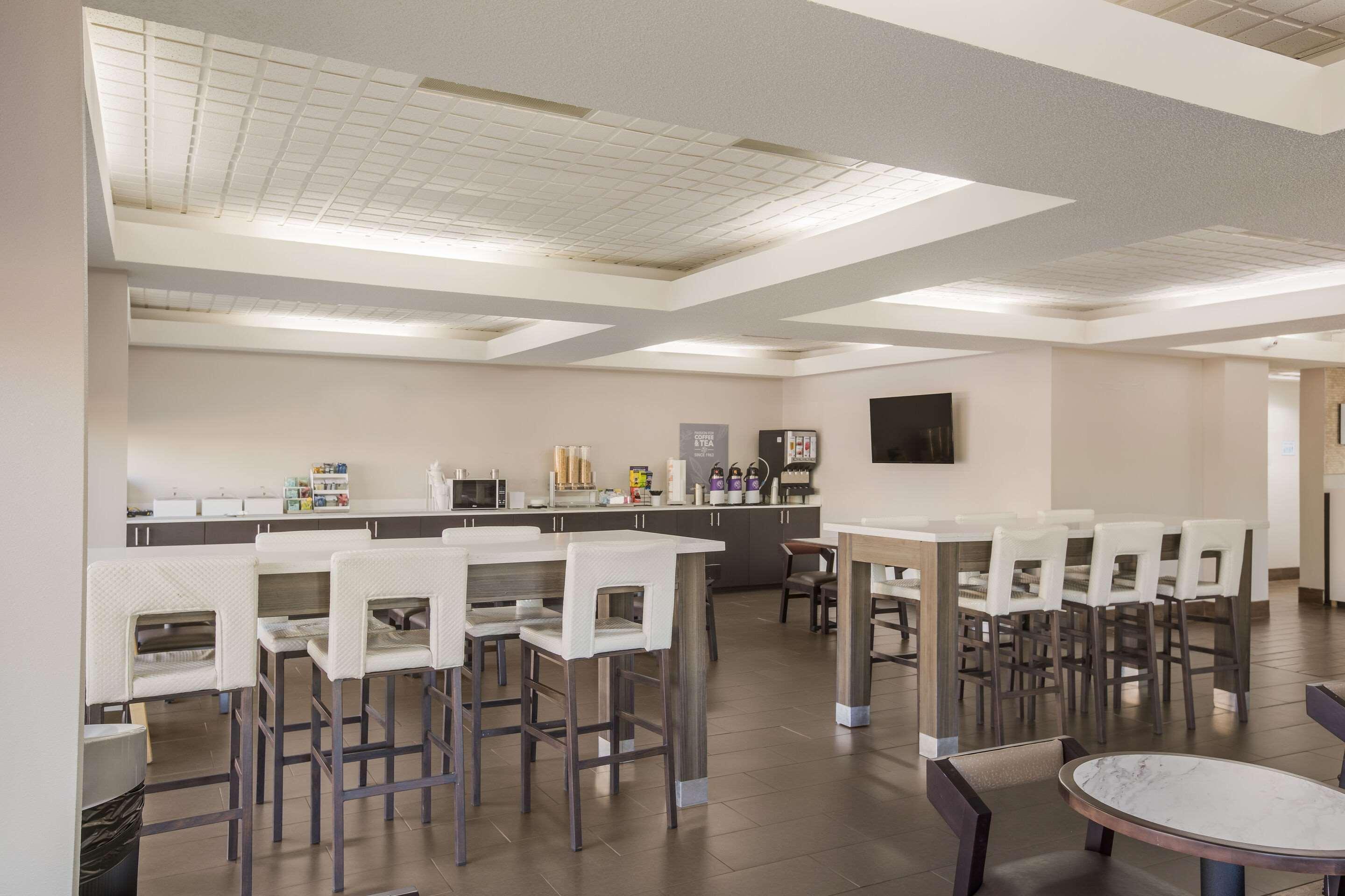 Clarion Pointe Forsyth I-75 Hotell Exteriör bild