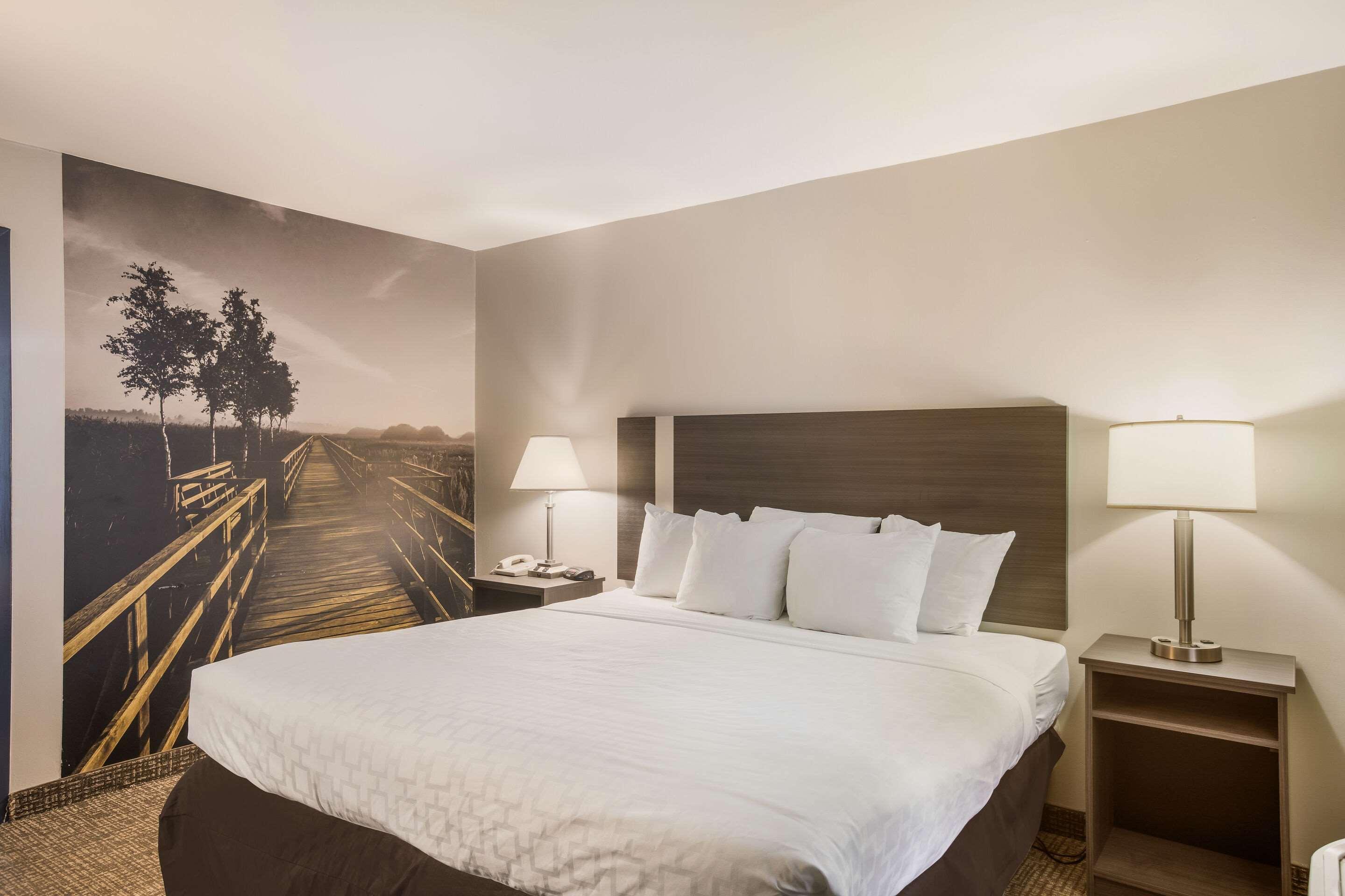 Clarion Pointe Forsyth I-75 Hotell Exteriör bild