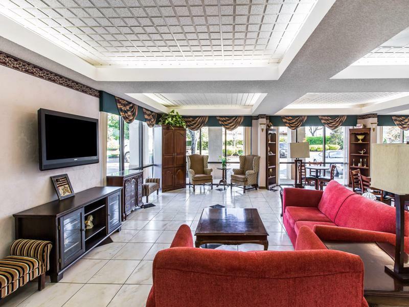 Clarion Pointe Forsyth I-75 Hotell Exteriör bild